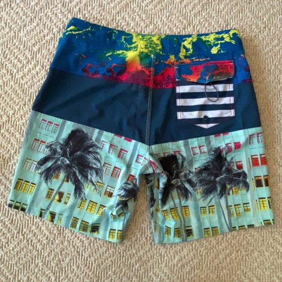 Billabong Board Shorts size 32 - Picture 2 of 6